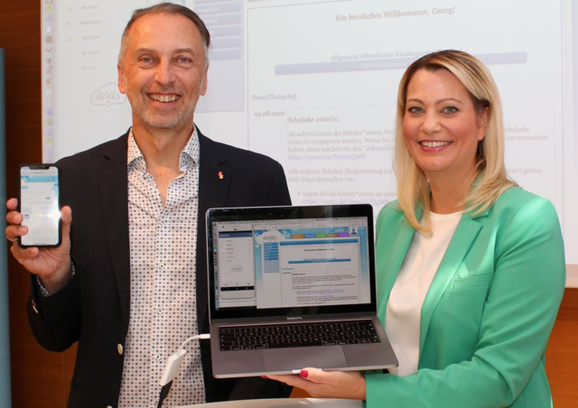 Kindergarten-App-Burgenland: Entwickler Georg Ratz und Landesrätin Daniela Winkler (Archivfoto von der ersten Präsentation) | Foto: LMS