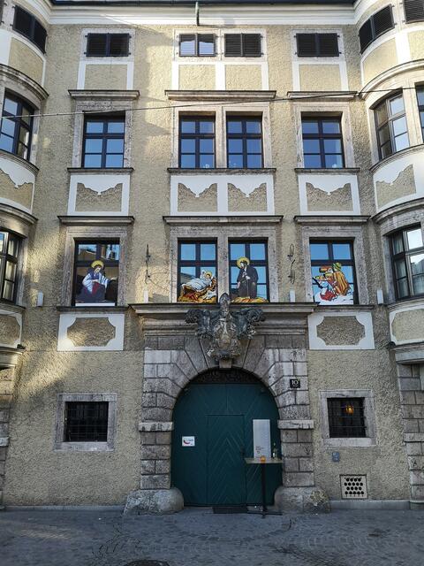 Die Papierkrippe in der Altstadt wurde von Ernst Balluf gestaltet. | Foto: Linz Tourismus