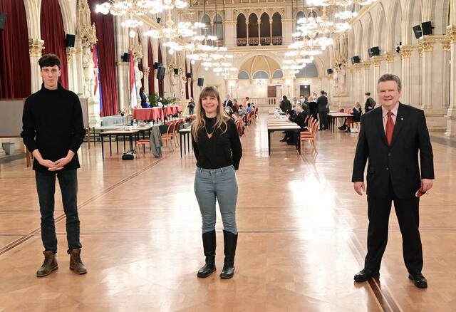 Ganz neu im Bezirksparlament mit zwei Mandaten: Links, vertreten durch Jonathan Herkommer (l.) und Anna Fox.  | Foto: Probst-Eiffe