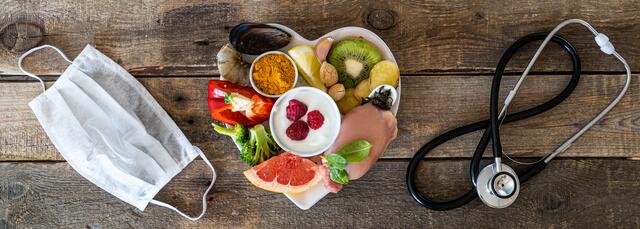 Die Ernährung hat in vielerlei Hinsicht Auswirkungen auf die Gesundheit. Auch auf das Abwehrsystem.