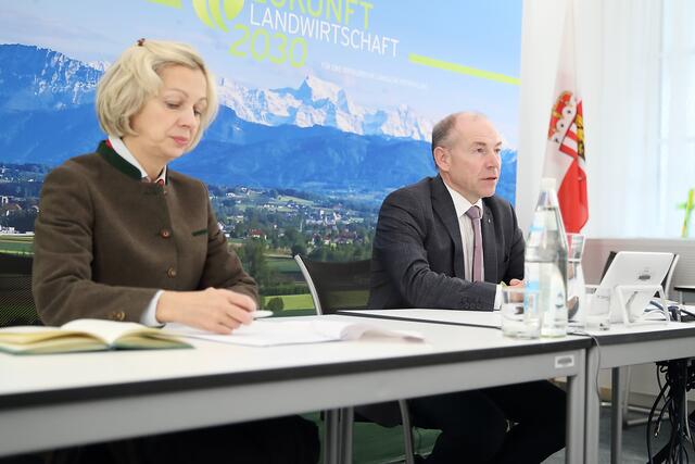 Landesforstdirektorin Elfriede Moser und Agrar-Landesrat Max Hiegelsberger.