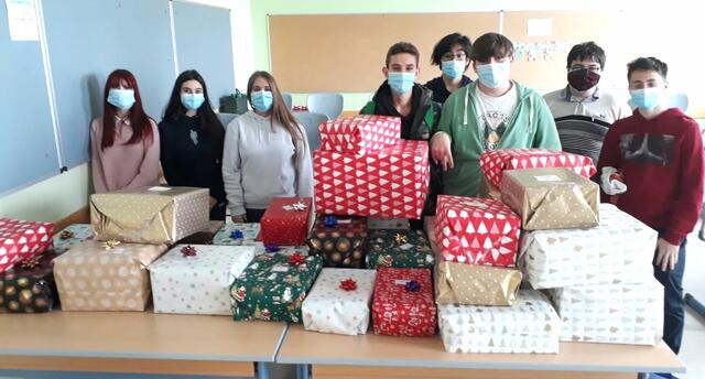 Die "Handel &amp; Büro"-Gruppe des Poly Korneuburgs in der Klasse. | Foto: Weinhofer