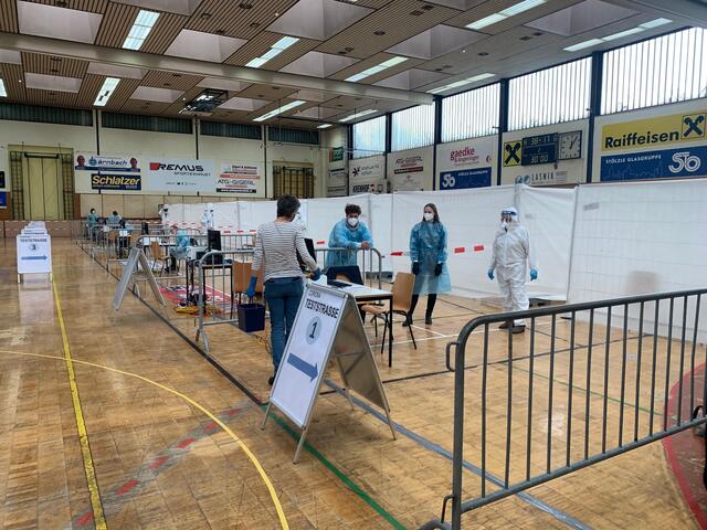 Die Köflacher Sporthalle unmittelbar vor dem ersten großen Test-Ansturm | Foto: Wiedner