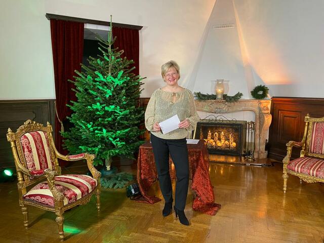 Cornelia Schäfer führt durch die Veranstaltung | Foto: Schwaner