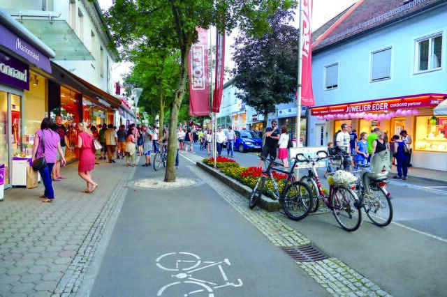 Die Modestraße in Feldbach ist im Sommer wie Winter gut frequentiert. Der Mix soll noch vielfältiger werden.