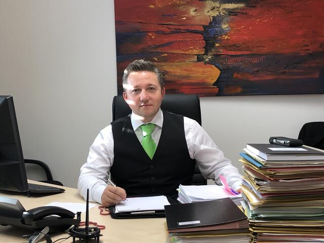 Rechtsanwalt Gerhard Ederer: "Mein Mandant wurde bezüglich des Mordverdachts und der Körperverletzung freigesprochen." | Foto: Michael Strini