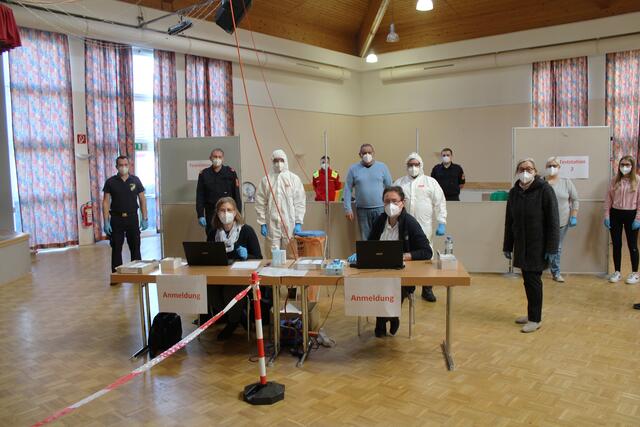 Hier feiern die Günselsdorfer normalerweise ihre Feste und Bälle. 2020 trifft man sich hier aus einem wenig lustigen Anlass.