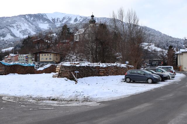 Am Pendlerparkplatz-Areal erwirbt die Stadtgemeinde Landeck weitere 1.100 Quadratmeter Grund. | Foto: Othmar Kolp