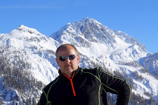 Hubert Schmutzer: „Die Pisten bitte niemals außerhalb der Betriebszeiten betreten.“ | Foto: Hans Jost