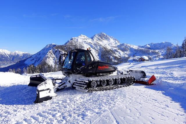Etwa 25 Pistengeräte arbeiten täglich auf dem Nassfeld. | Foto: Hans Jost