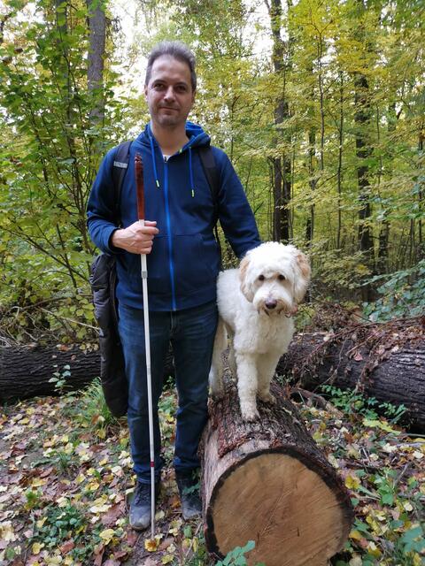 Eine große Unterstützung, gerade in diesen Zeiten, können Blindenführhunde wie Kaja sein. Die Hilfsgemeinschaft der Blinden und Sehschwachen hilft bei der Finanzierung.