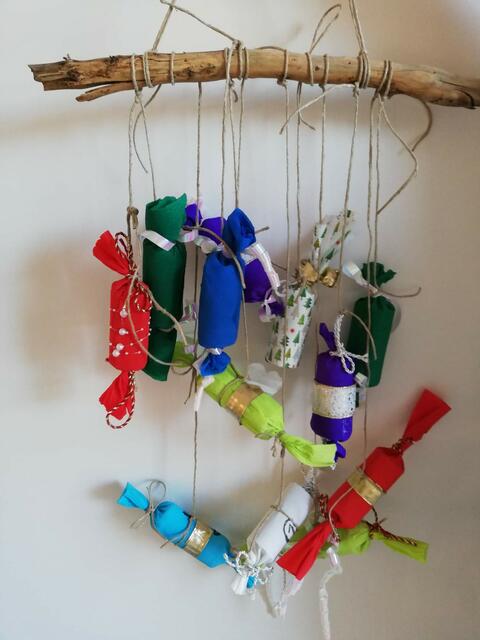 Gemeinsam wurde Klassenzimmerschmuck gebastelt. | Foto: Caritas