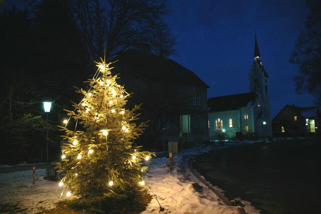 Festliches Licht für die Friedenskirche in Stainz.  | Foto: KK