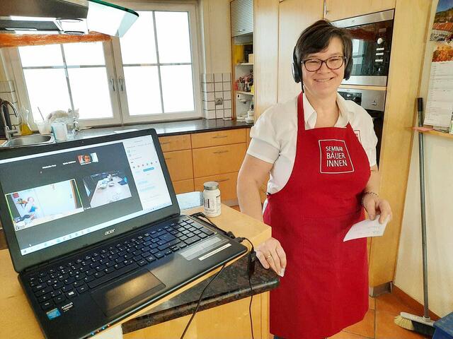 Sylvia Schilcher leitete das erste "Cookinar". | Foto: Seminarbäuerinnen