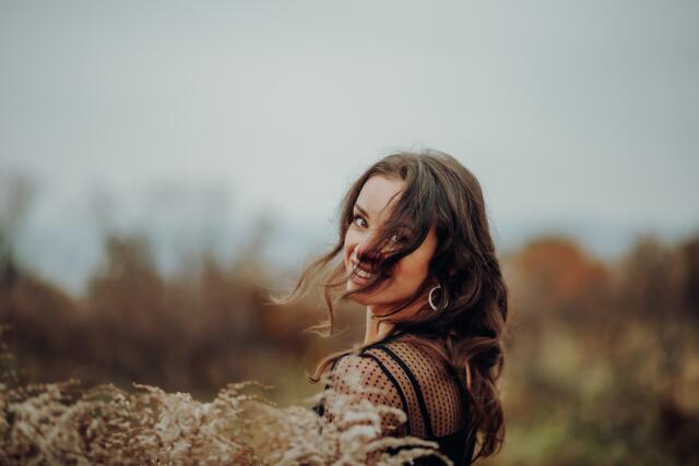 Christina Woods' erste Single erscheint am 8. Jänner auf allen Streamingplattformen.  | Foto:  Madeleine Gratzl
