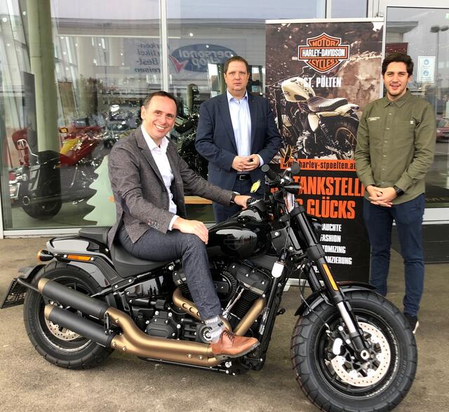 Bezirksstellenobmann Mario Burger, Landesrat Jochen Danninger und Karl Schagerl.
  | Foto: Bezirksstelle St. Pölten