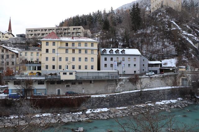 Eine Südabfahrt soll die L 76 Landecker Straße mit den Innparkplätzen verbinden.  | Foto: Othmar Kolp