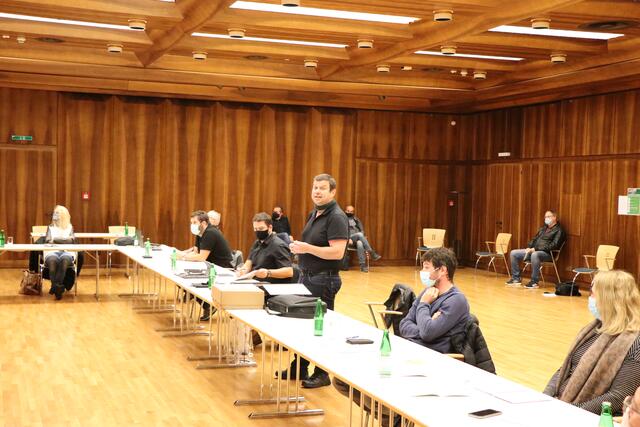 Idee einer Südabfahrt: Interims-Stadtchef Thomas Hittler erläuterte den Mandataren in seinem Bericht den aktuellen Stand. | Foto: Othmar Kolp