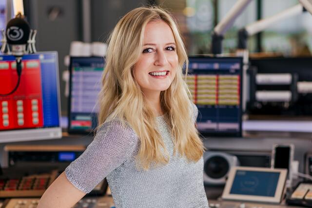 Ö3-Moderatorin Tina Ritschl springt beim Ö3-Weihnachtswunder für Gabi Hiller ein.