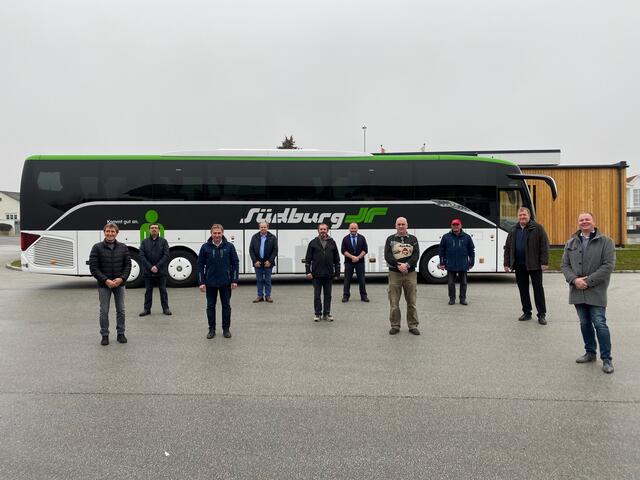 Die Firma Südburg verabschiedete fünf langjährige Mitarbeiter in den Ruhestand. | Foto: Südburg