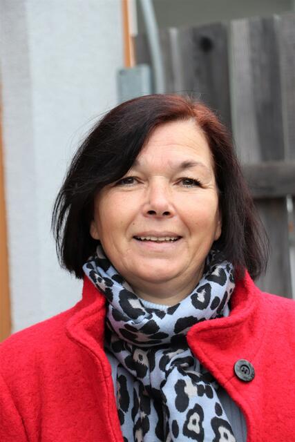 Margit Schmiedbauer ist nichts Menschliches fremd. Die Grazerin leitet die Familienberatungsstelle und Fachstelle hautnah von alpha nova in Kalsdorf. Den Ausgleich zu ihrem verantwortungsvollen Job findet sie beim Wandern auf Plesch oder Mühlbacher, aber auch in der Wertschätzung, die vielfach zurückkommt.  | Foto: Edith Ertl