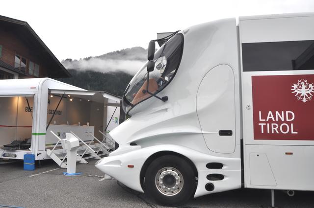 In einigen Orten sind ab Samstag auch Testbusse stationiert, an welchen ebenfalls Antigen-Testungen möglich sind | Foto: Kogler