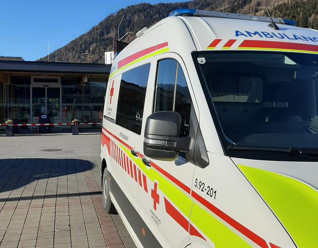Verletze mussten vom Roten Kreuz in KRankenhäuser gebracht werden (Symbolbild)