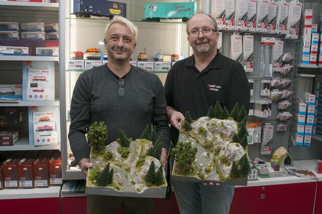 Friedrich Wonesch mit seinem Mitarbeiter Alex | Foto: Wolfgang Unger