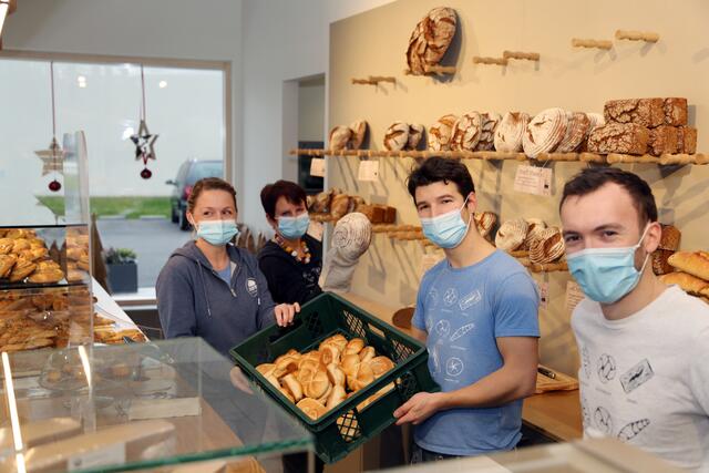Ausschließlich bio und ohne industrielle Zusätze: Brot und Gebäck des jungen Unternehmens haben bereits einen fixen Stammkundenkreis erobert. | Foto: Eckhart Herbe