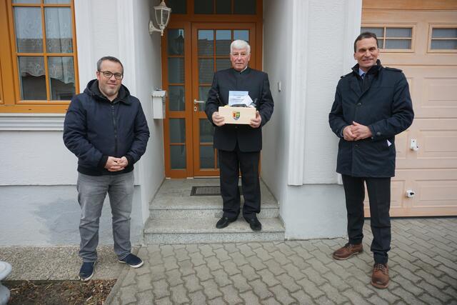 OV Thomas Zechmeister, Ehrenkapellmeister Willibald Gruber, BGM Josef Kerbl | Foto: Gemeinde Fallbach