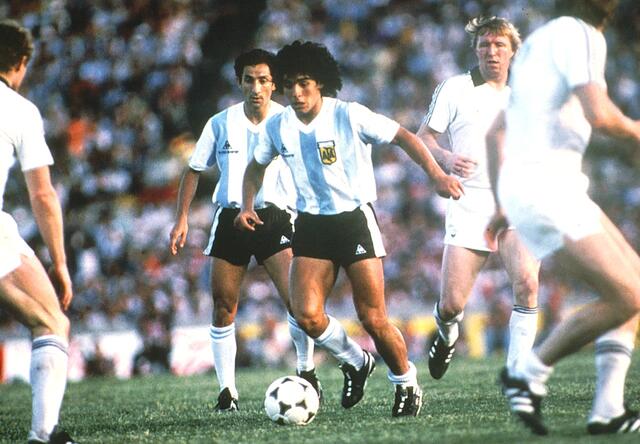 Im France Football-Wunderteam dabei: Diego Maradona | Foto: GEPA