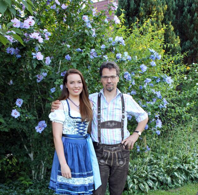 Redakteurin Katharina Pollan, hier mit ihrem Vater Ernst, fiebert dem Villacher Kirchtag 2021 entgegen. | Foto: Privat