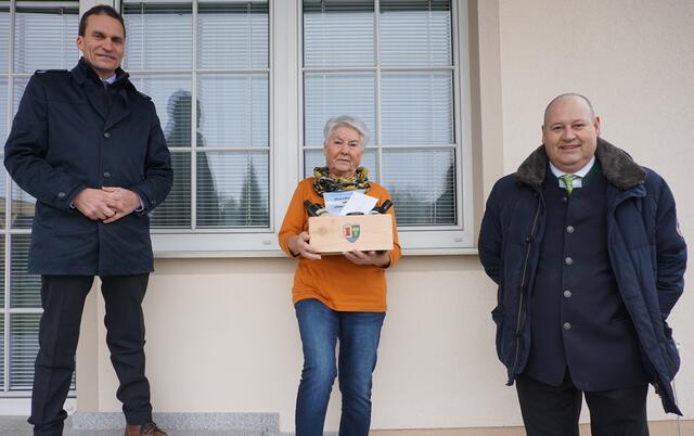 BGM Josef Kerbl,  Anna Bakos, OV Gerhard Ullisch | Foto: Gemeinde Fallbach