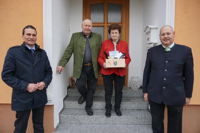 BGM Josef Kerbl,  Johann und Gertraud Ullisch, OV Gerhard Ullisch | Foto: Gemeinde Fallbach