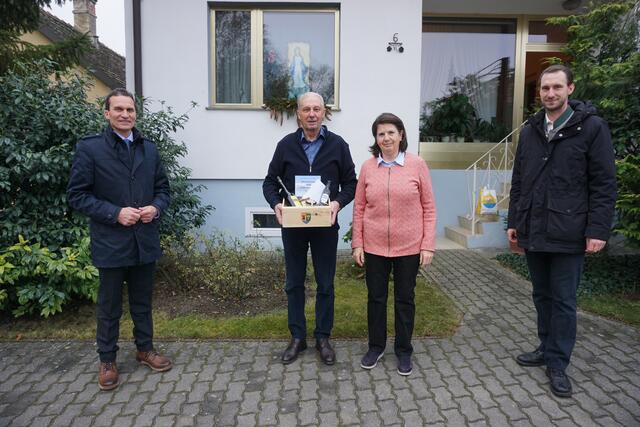 BGM Josef Kerbl, Hermann und Stefanie Hummel, OV Hermann Mauthner | Foto: Gemeinde Fallbach