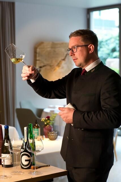 "Eine fundierte Ausbildung ist die Basis für Erfolg", meint der Master Sommelier Alexander Koblinger.