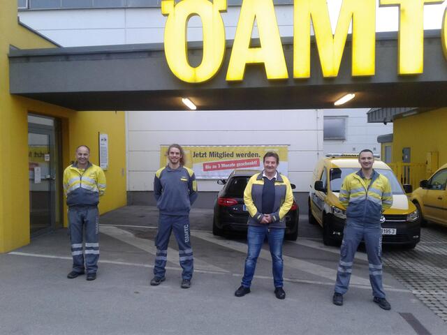 Manfred Kisling, Josef Bauer, Josef Markl und Tino Biergl sorgen zu Weihnachten bis 14 Uhr am ÖAMTC Stützpunkt für die Mobilität der Tullner. Die Pannenhilfe ist natürlich auch zu Heiligabend rund um die Uhr erreichbar. | Foto: ÖAMTC