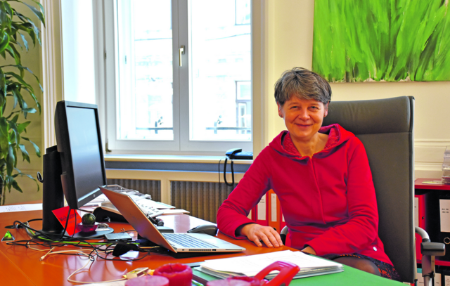 Bezirkschefin Silvia Nossek hat 2021 einiges vor: Zentrale Themen sind das Gersthofer Platzl und mehr Schulwegsicherheit. | Foto: BV 18/Baubinder