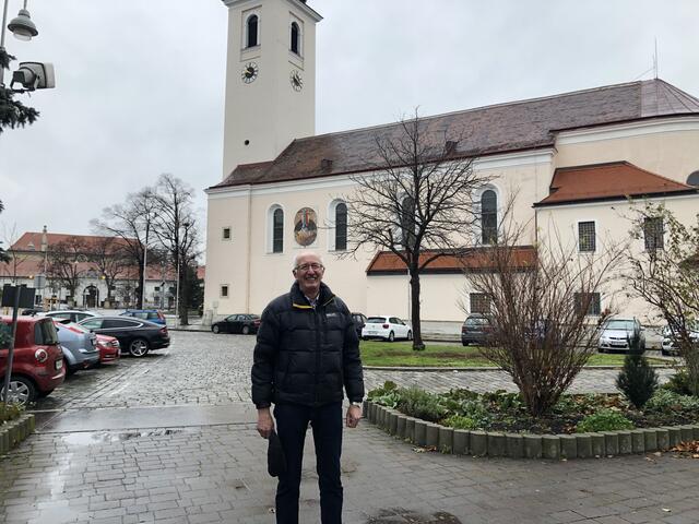 Diakon Johannes Schwarzmüller engagiert sich seit vielen Jahren für die Simmeringer.