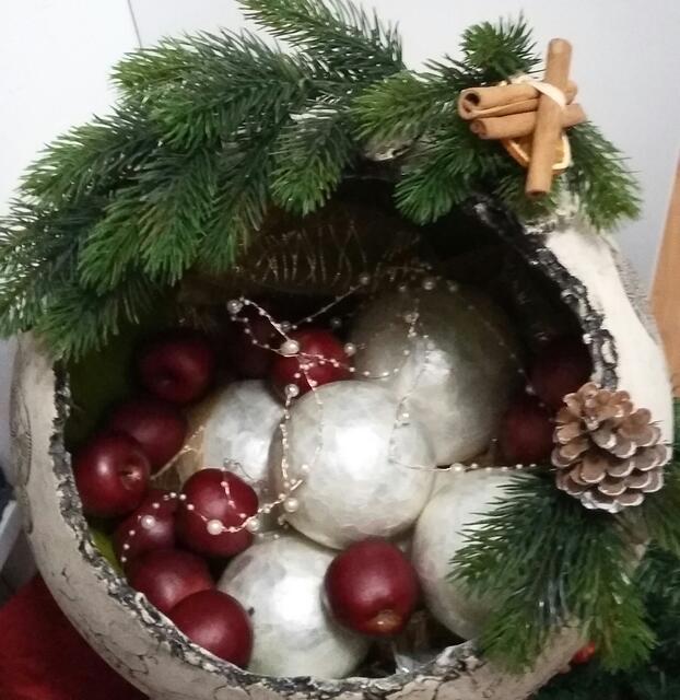 Mein nachhaltiger Weinachtsbaum, ein Vorhang , immer wieder verwendbar, Umweltschonend und platzsparend , macht genau so viel Freuden wie ein frischer Baum. 
Wünsch dem Team von mein Bezirk schönen Weihnachtsfeiertag!
 | Foto: Finster Marianne 