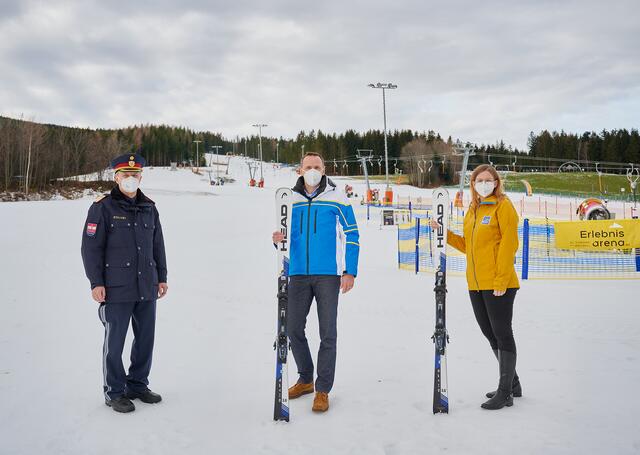 Landespolizeidirektor Franz Popp, Tourismuslandesrat Jochen Danninger, Projektleiterin der Taskforce Isabella Hinterleitner.