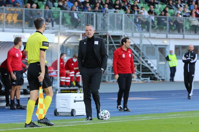 LASK-Trainer Dominik Thalhammer möchte 2021 "einfach wieder Leute treffen und essen gehen". | Foto: Benjamin Reischl