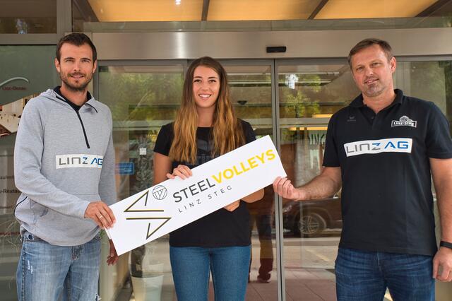 Volleyball-Ass Niki Maros freut sich über den Österreichischen Cupsieg. | Foto: BRS