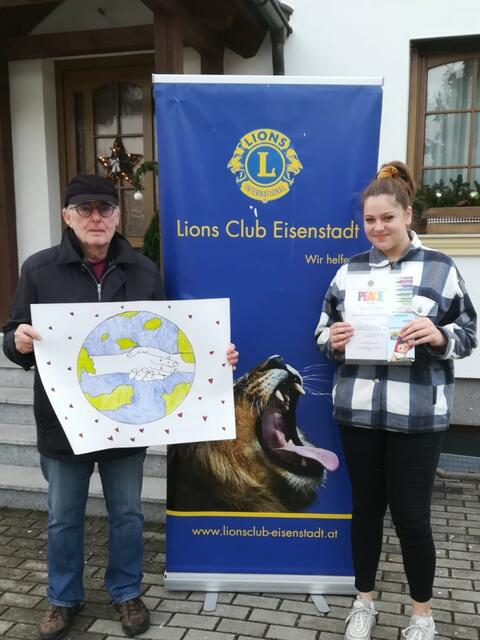 vlnr: Lions-Sekretär Ing. Franz Seidl, Siegerin NMS Purbach Nina Kachler