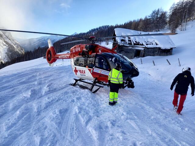 Der Rettungshubschrauber aus Kärnten konnte in Obertauern helfen. | Foto: Bergrettung Salzburg