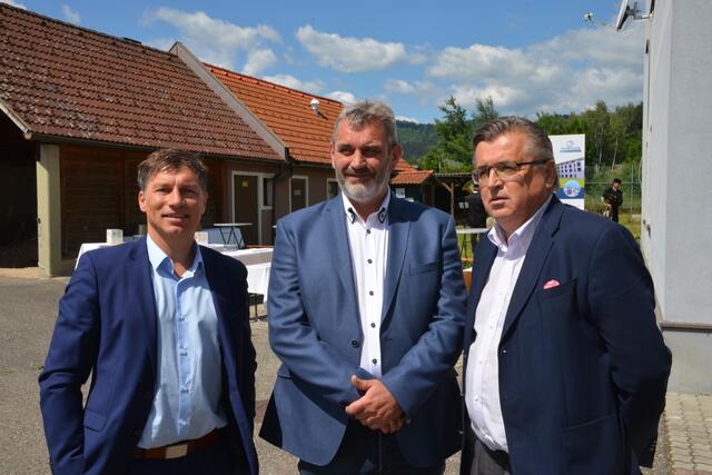 Beim Spatenstich im Juni: DI Helmut Mitterfellner, Bürgermeister Gernot Lobnig und Initiator Fritz Grillitsch (von links).