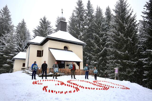Matthias Kranz und Mitstreiter bei der Kalvarienkirche am Tremmelberg. | Foto: Mlakar