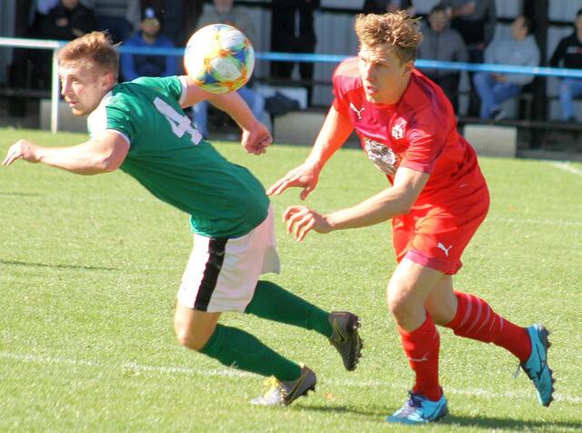 Der SV Forchtenstein mit Piotr Pawlowski blieben 2020 in neun Spielen in der 2. Liga Mitte ohne Niederlage.  | Foto: Oliver Frank