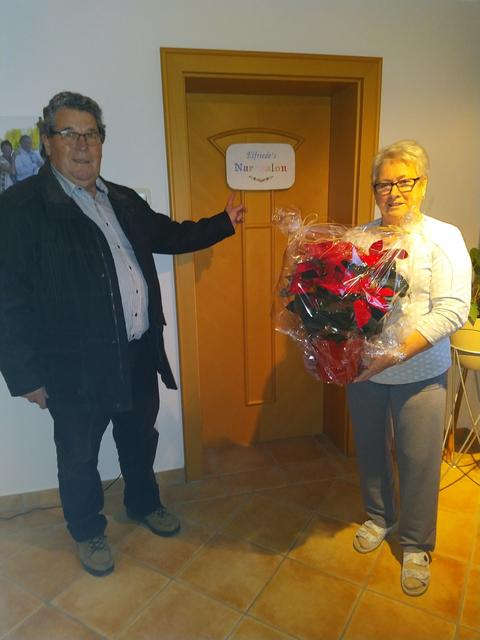...Obmann Ernst Egger sagt tausend Dank an Elfriede..