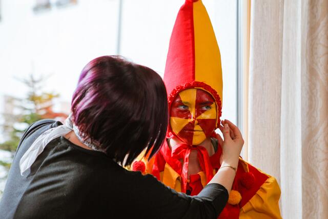 Vorbereitung für Kinderblochziehen Fiss, Pregenzer Stefan. | Foto: ServusTV / DMG